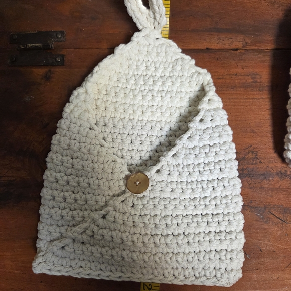 Handmade Cream Crochet Kids Beanie Set - Picture 3 of 3